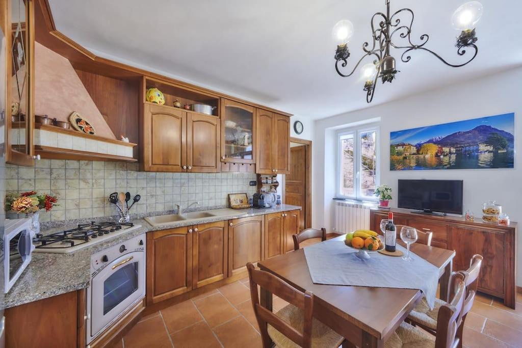 Casa Ducale Como Lake View Mandello del Lario Dış mekan fotoğraf